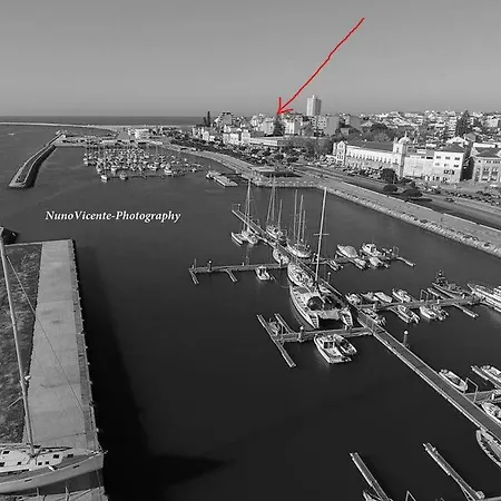 Lägenhet New Center 1 Min Walk Beach/river/casino!!!