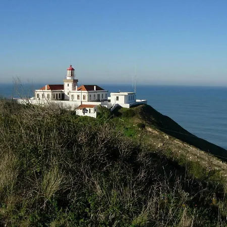 New Center 1 Min Walk Beach/river/casino!!!