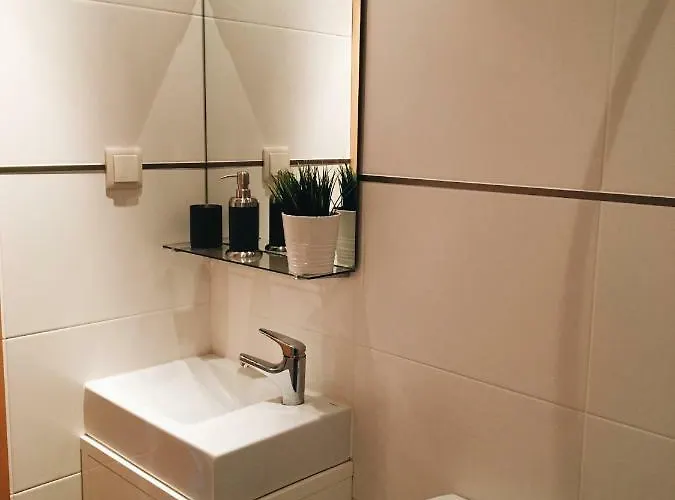 New Center 1 Min Walk Beach/river/casino!!! Appartement