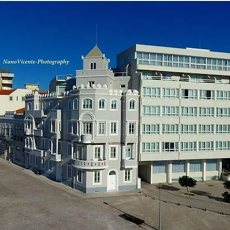 New Center 1 Min Walk Beach/river/casino!!! Figueira da Foz