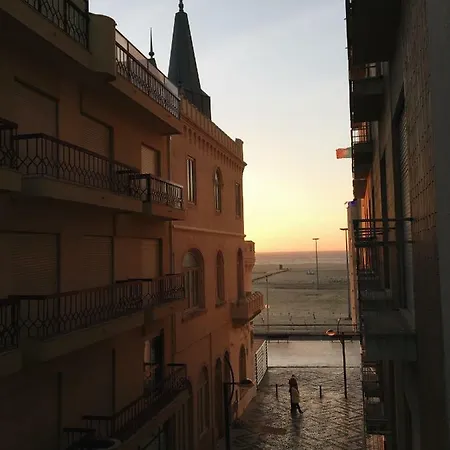 New Center 1 Min Walk Beach/river/casino!!! Apartment *