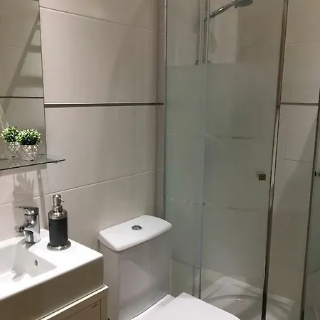 New Center 1 Min Walk Beach/river/casino!!! Apartment