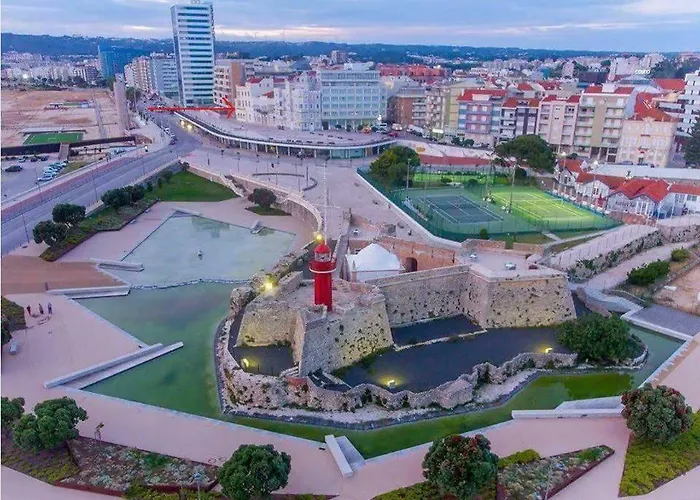 New Center 1 Min Walk Beach/river/casino!!! * Figueira da Foz