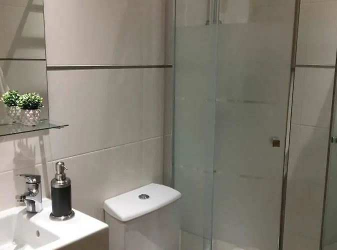 New Center 1 Min Walk Beach/river/casino!!! Lägenhet